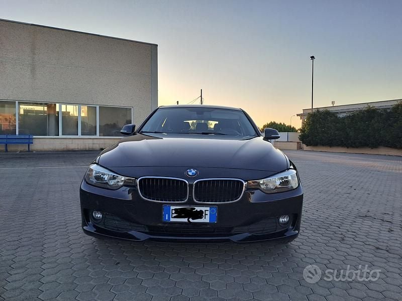 Usata BMW 318 Comfort Edition 143 CV (105 kW) 2014 Nero Station wagon