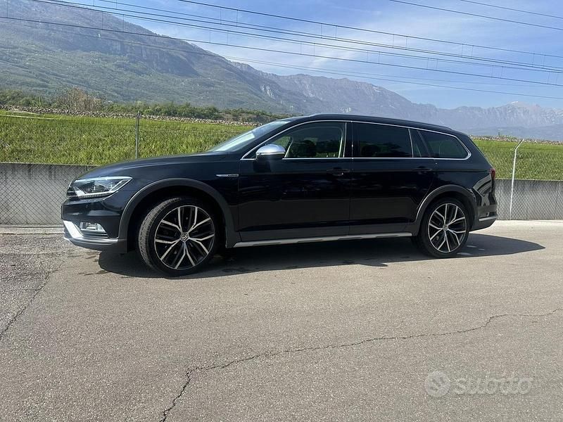 Usata VW Passat 190 CV (139 kW) 2019 Nero Station wagon