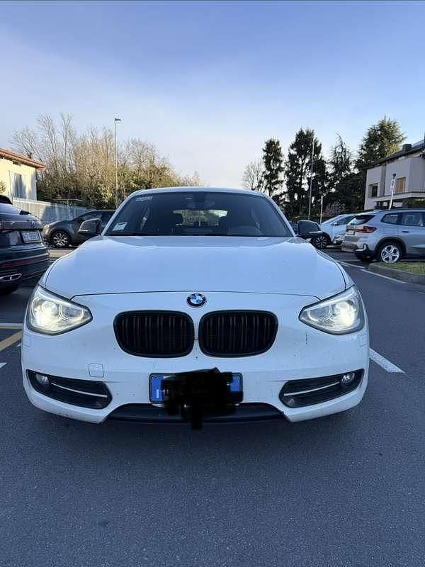 Usata BMW 118 Sport Line 143 CV (105 kW) 2014 Bianco Utilitaria