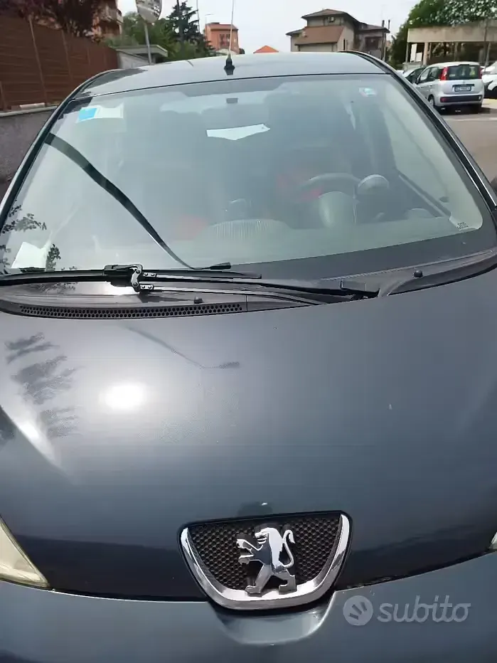 Usata Peugeot 107 68 CV (50 kW) 2007 Nero Utilitaria