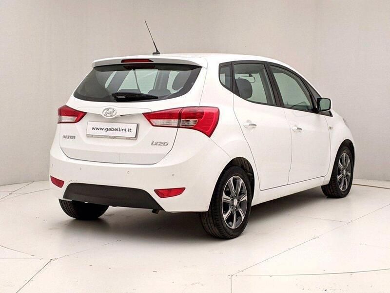Usata Hyundai ix20 Comfort 90 CV (66 kW) 2017 Bianco Utilitaria
