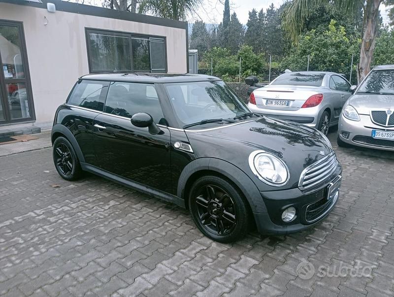 Usata Mini Cooper 98 CV (72 kW) 2014 Nero Utilitaria