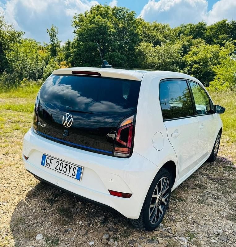 Usata VW e-up! 61 kW (83 CV) 2021 Bianco Utilitaria