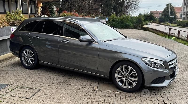 Usata Mercedes C220 Premium 160 CV (117 kW) 2018 Grigio Station wagon