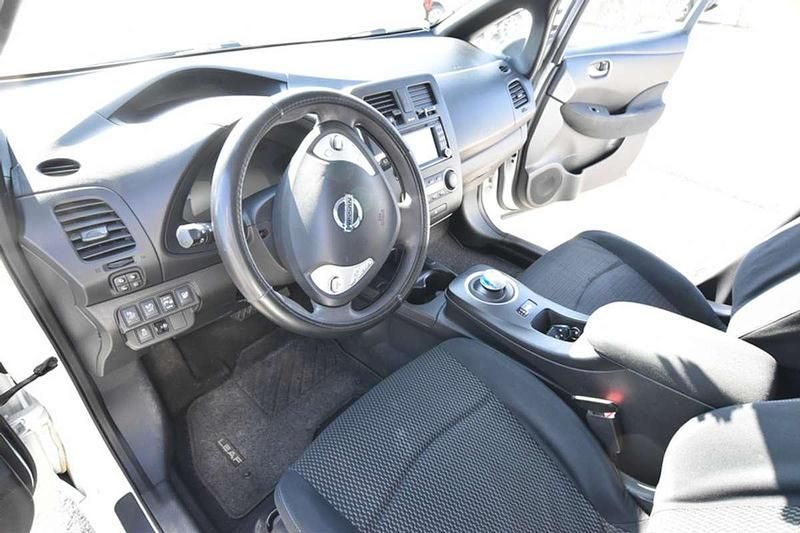 Usata Nissan Leaf Acenta 80 kW (109 CV) 2015 Bianco Utilitaria