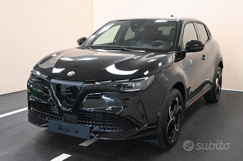 Nuova Alfa Romeo Junior 136 CV (100 kW) 2025 Nero SUV