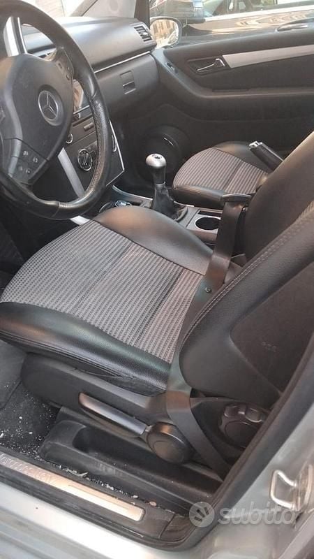 Usata Mercedes B200 2006 Grigio Monovolume