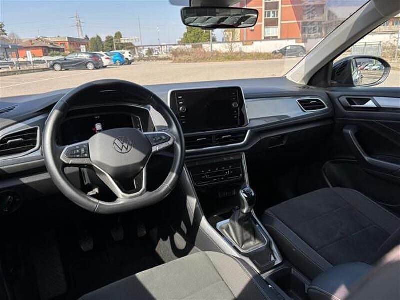 Usata VW T-Roc Style 116 CV (85 kW) 2022 Grigio scuro SUV