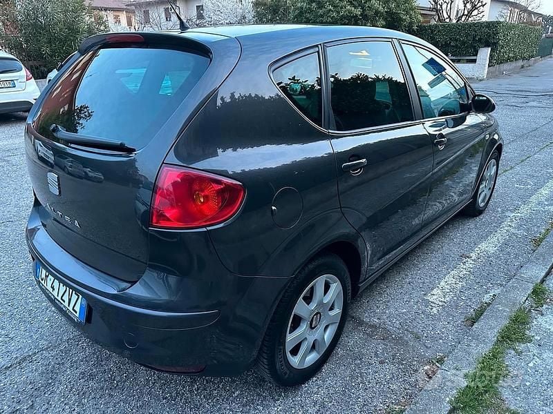 Usata Seat Altea 140 CV (102 kW) 2005 Grigio Monovolume