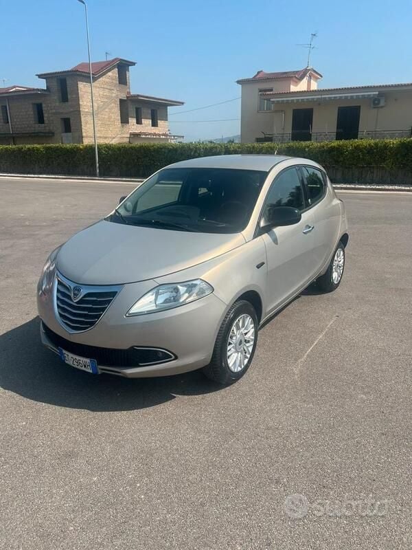 Usata 2014 Lancia Ypsilon Gold Utilitaria | 4100 € (Super prezzo) - Immagine 1/4