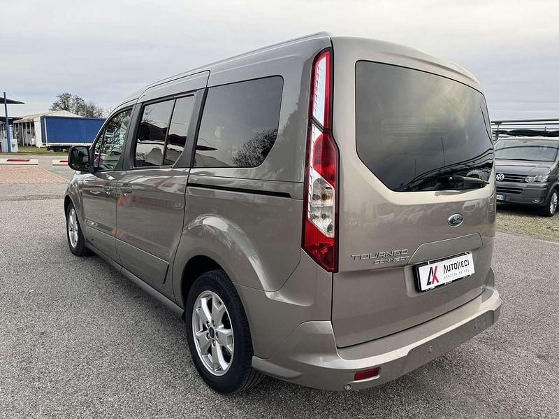 Usata Ford Tourneo 120 CV (88 kW) 2018 Beige Furgone