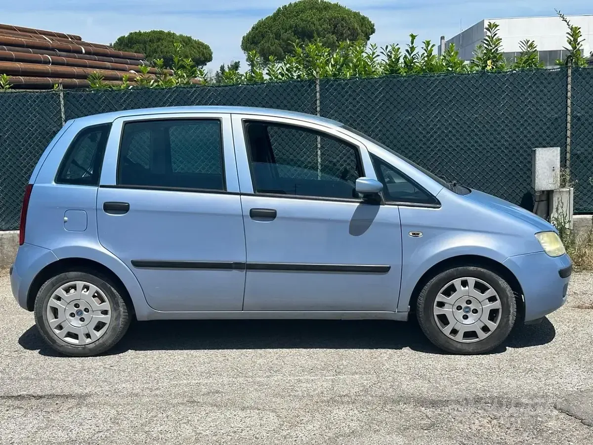 Usata Fiat Idea Dynamic 95 CV (69 kW) 2006 Bluazzurro Monovolume