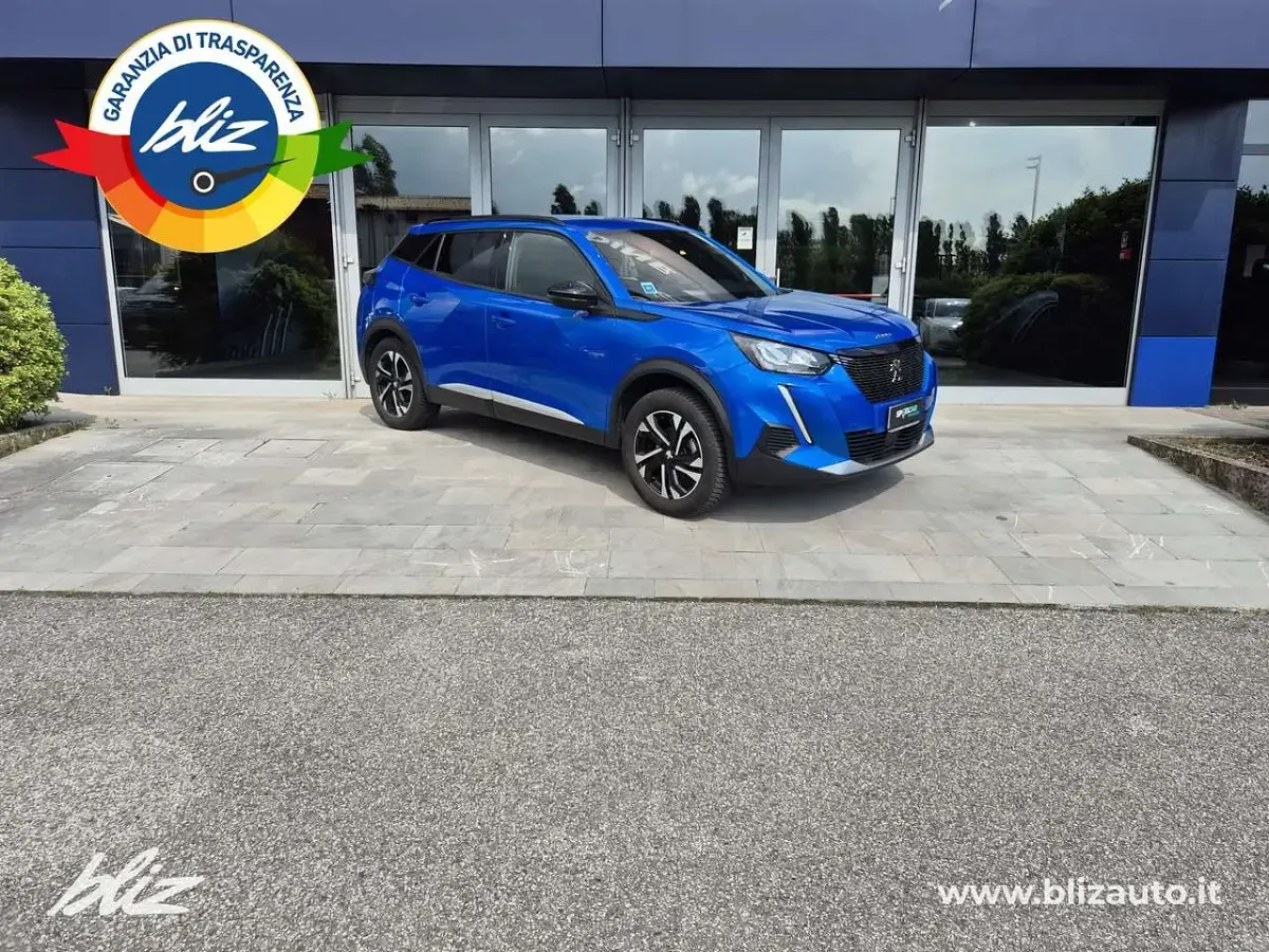 Usata Peugeot 2008 Allure 131 CV (96 kW) 2023 Blu SUV