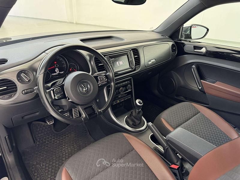 Usata VW Beetle Design 105 CV (77 kW) 2017 Other Utilitaria