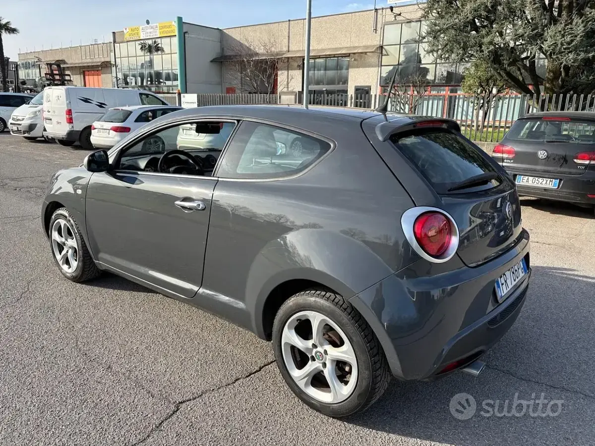 Gebraucht Alfa Romeo MiTo 77 PS (56 kW) 2018 Grau Kleinwagen