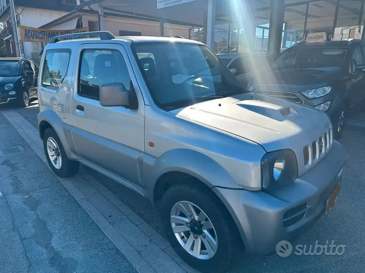Usata Suzuki Jimny 86 CV (63 kW) 2009 Grigio SUV