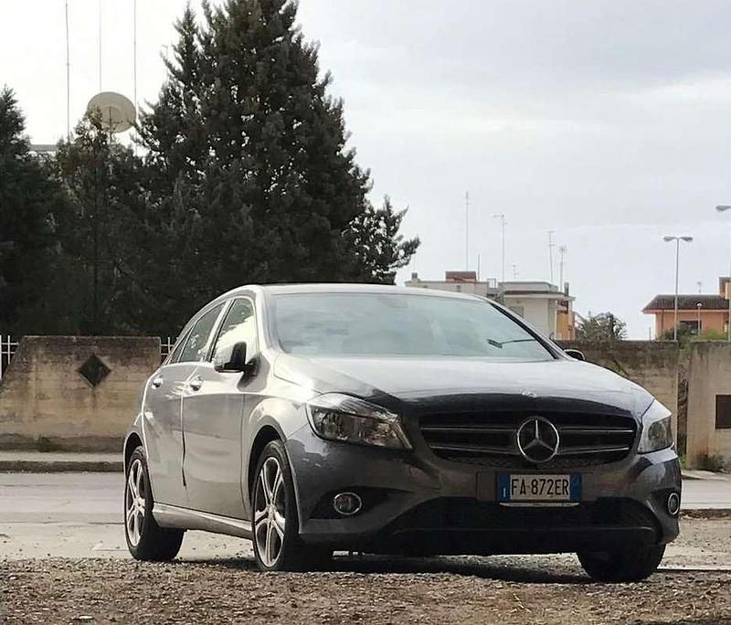 Usata Mercedes A180 109 CV (80 kW) 2015 Berlina