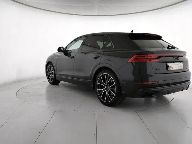 Usata Audi Q8 Sport 286 CV (210 kW) 2023 Nero mythos metallizzato SUV