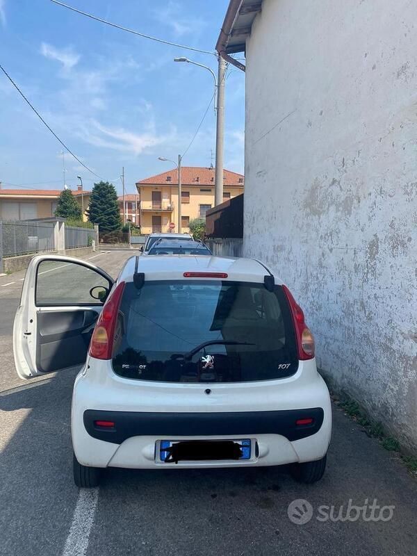Usata Peugeot 107 68 CV (50 kW) 2007 Bianco Utilitaria
