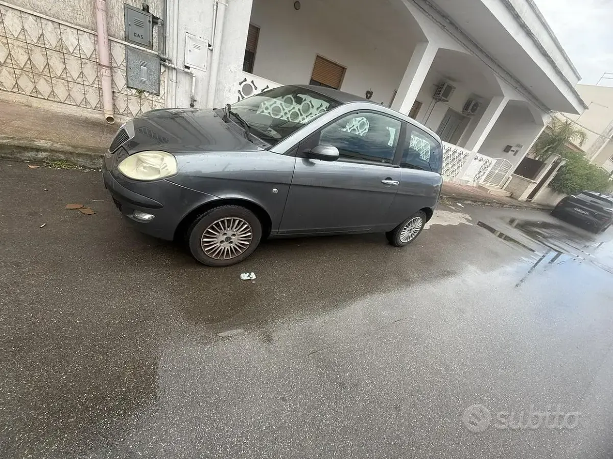Usata Lancia Ypsilon 80 CV (58 kW) 2006 Grigio Utilitaria