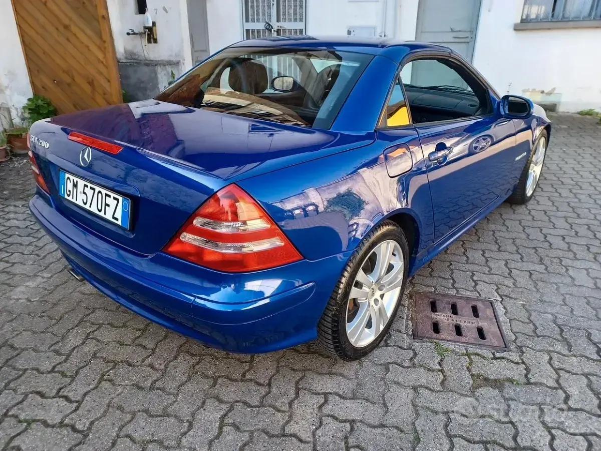 Usata Mercedes SLK200 163 CV (119 kW) 2003 Blu Cabrio