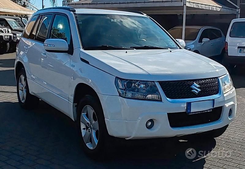 Usata Suzuki Grand Vitara 129 CV (94 kW) 2011 Bianco SUV