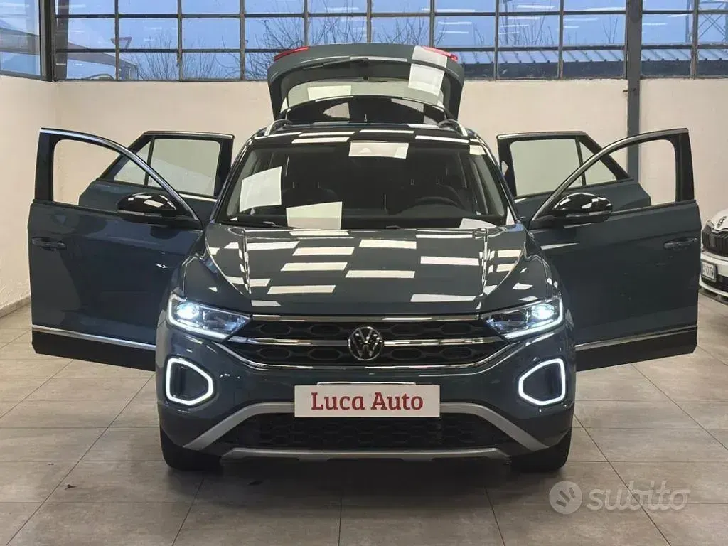 Usata VW T-Roc 116 CV (85 kW) 2025 Grigio SUV