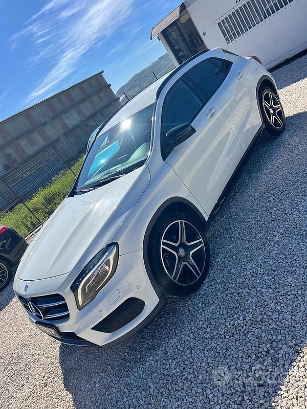 Usata Mercedes GLA200 AMG 135 CV (99 kW) 2015 Bianco SUV