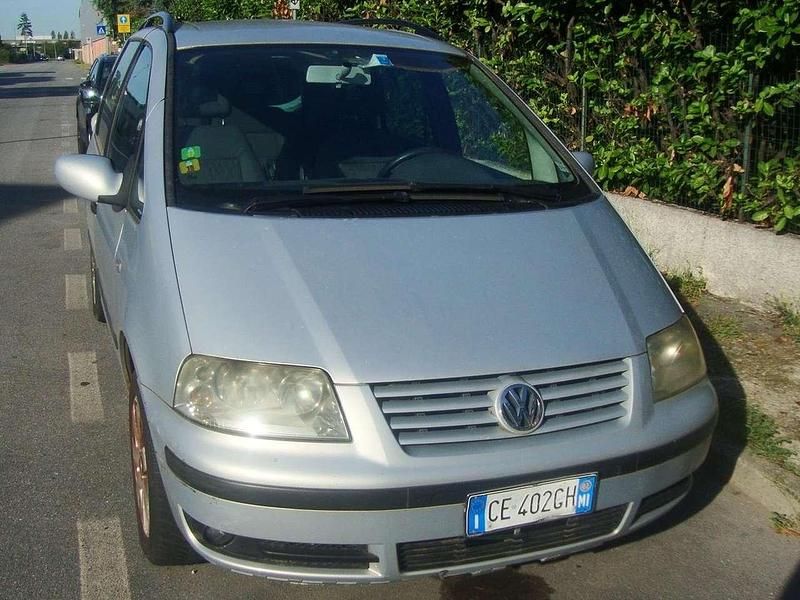 Usata VW Sharan Comfortline 116 CV (85 kW) 2002 Argento Monovolume