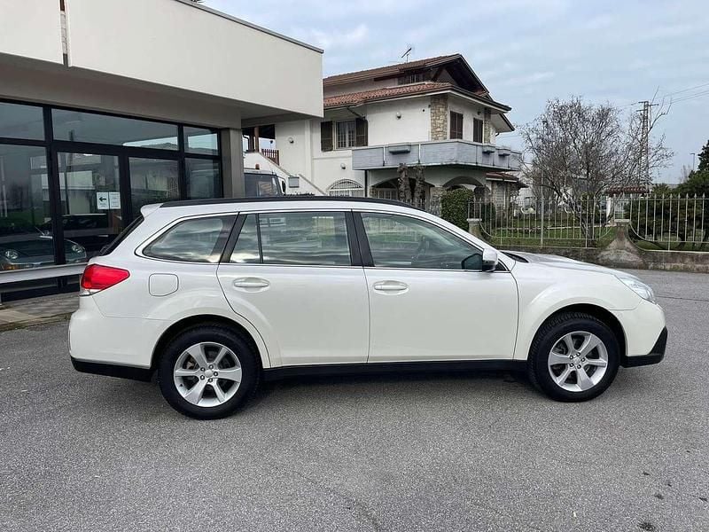 Usata Subaru Legacy 86 CV (63 kW) 2014 Bianco Berlina