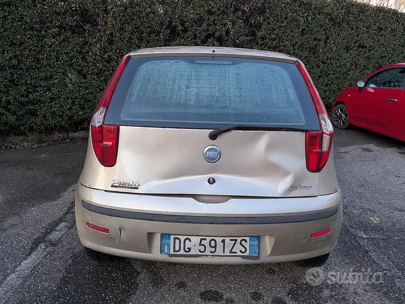 Usata Fiat Punto 73 CV (53 kW) 2007 Giallo Berlina