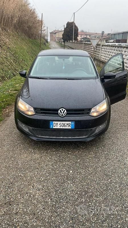 Usata 2009 VW Polo Trendline Tre volumi | 5500 € (Buon prezzo) - Immagine 1/4