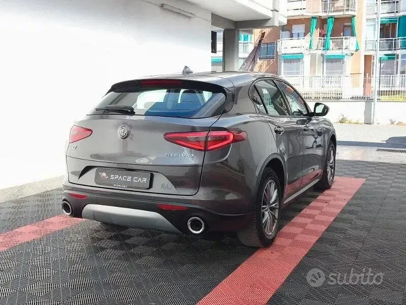 Usata Alfa Romeo Stelvio Business 190 CV (139 kW) 2021 Grigio SUV