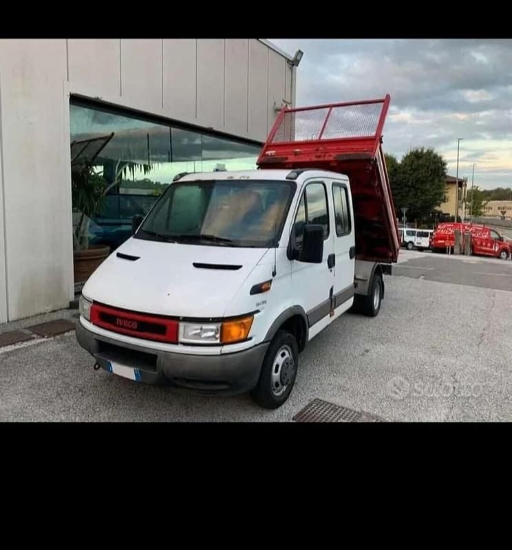 Usata Iveco Daily 125 CV (91 kW) 2002 Bianco