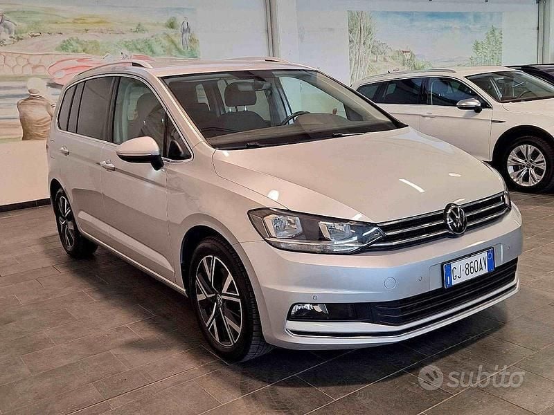 Usata VW Touran Executive 150 CV (110 kW) 2022 Argento Monovolume