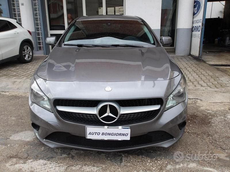 Usata Mercedes CLA180 109 CV (80 kW) 2015 Blu Coupé