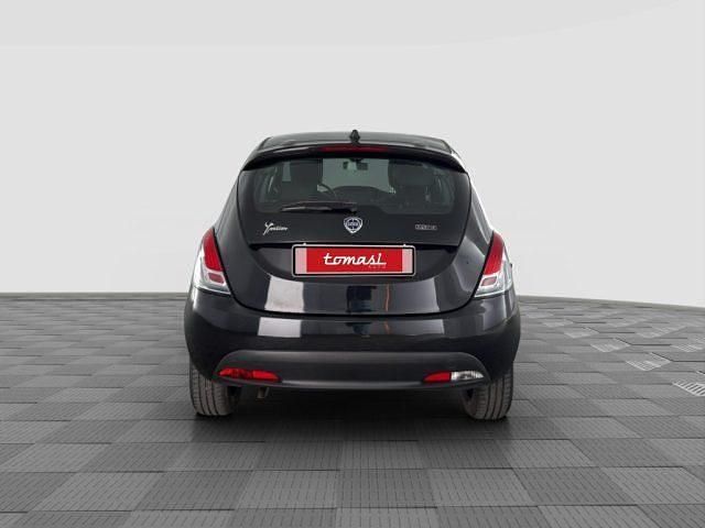 Usata Lancia Ypsilon Silver 69 CV (50 kW) 2023 Nero vulcano Utilitaria