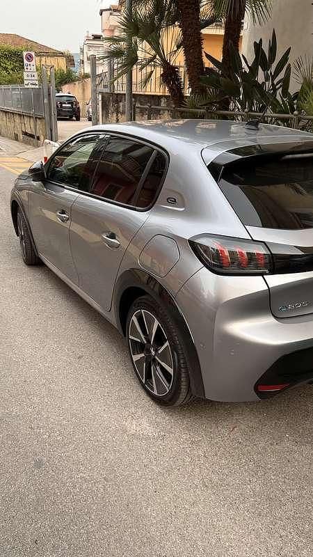 Usata Peugeot 208 GT 100 kW (136 CV) 2021 Argento Utilitaria
