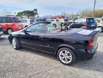 Usata Opel Astra 125 CV (91 kW) 2003 Nero Cabrio