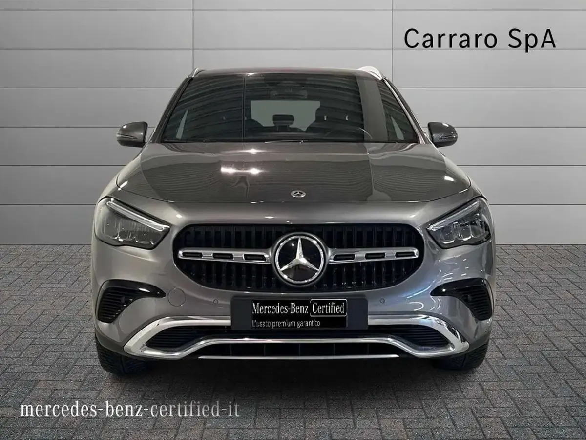 Usata Mercedes GLA250 Advanced Plus 163 CV (119 kW) 2023 Grigio montagna SUV