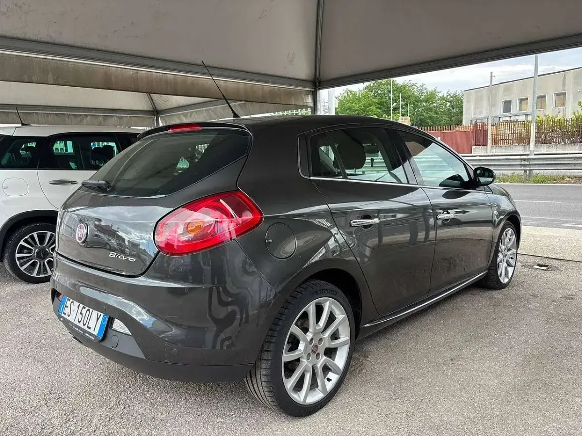 Usata Fiat Bravo Emotion 105 CV (77 kW) 2013 Grigio Utilitaria
