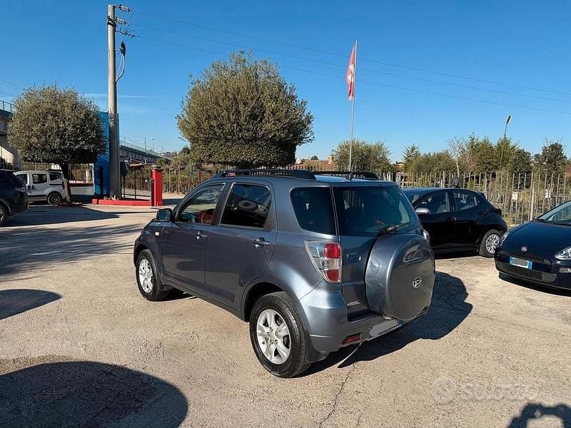 Usata Daihatsu Terios 86 CV (63 kW) 2010 Grigio SUV