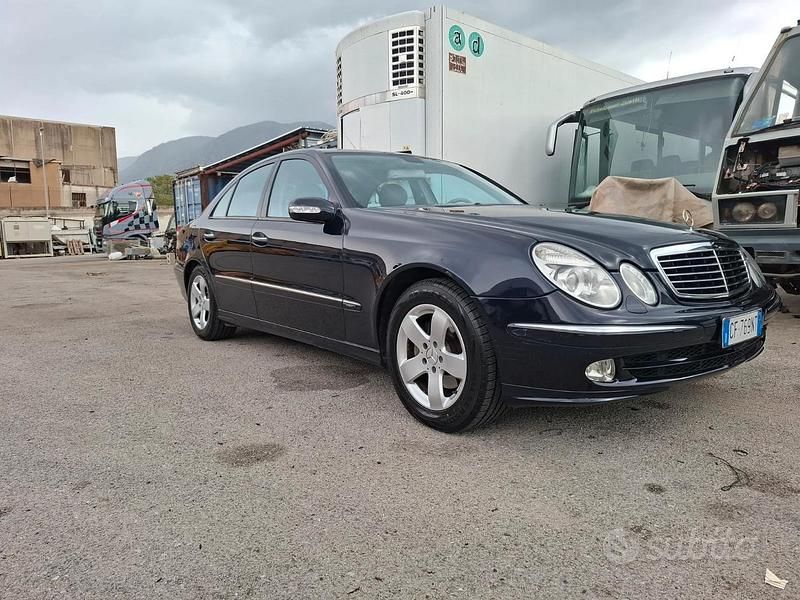 Usata Mercedes 220 109 CV (80 kW) 2004 Coupé