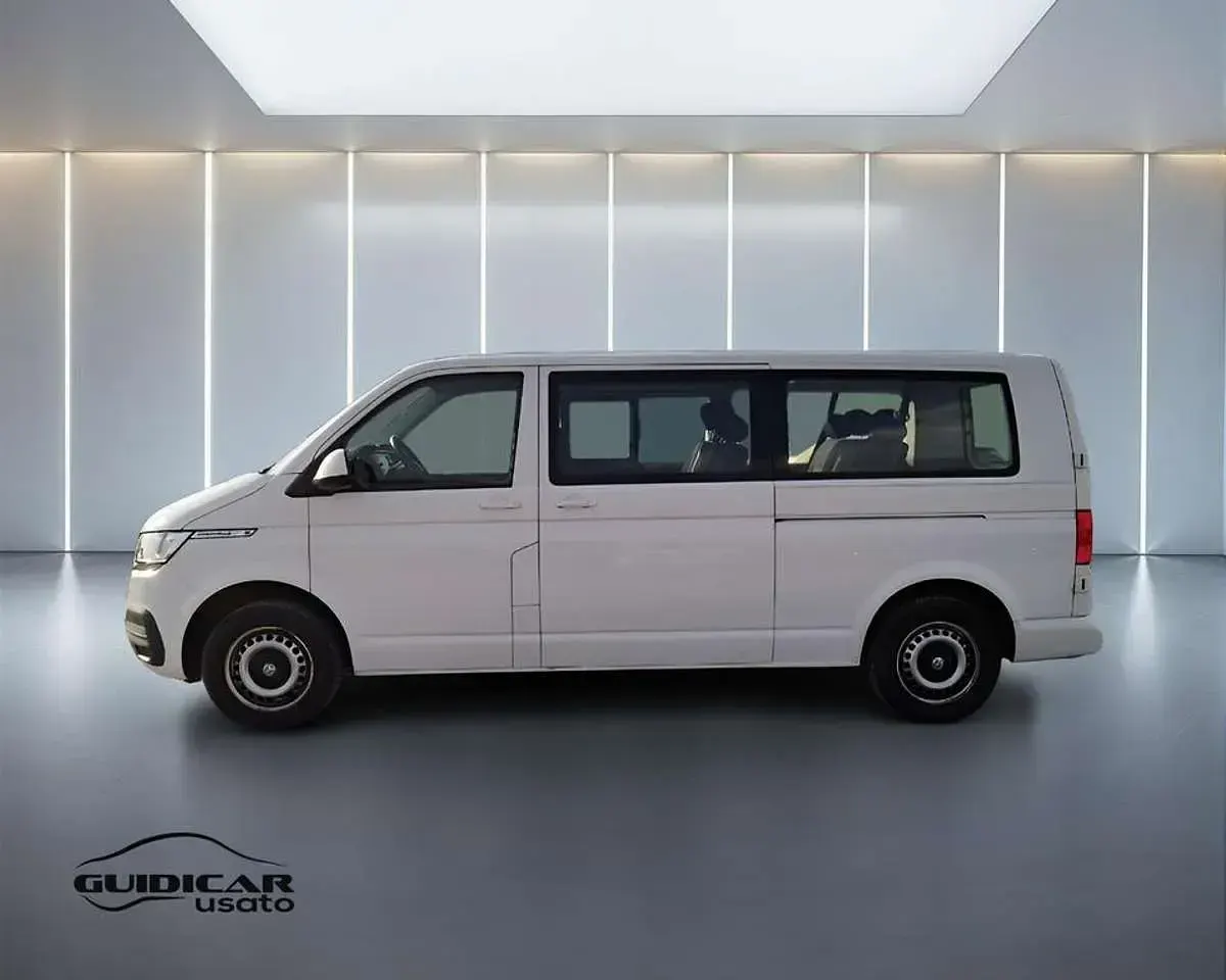 Usata VW Caravelle Comfortline 150 CV (110 kW) 2022 Bianco Furgone