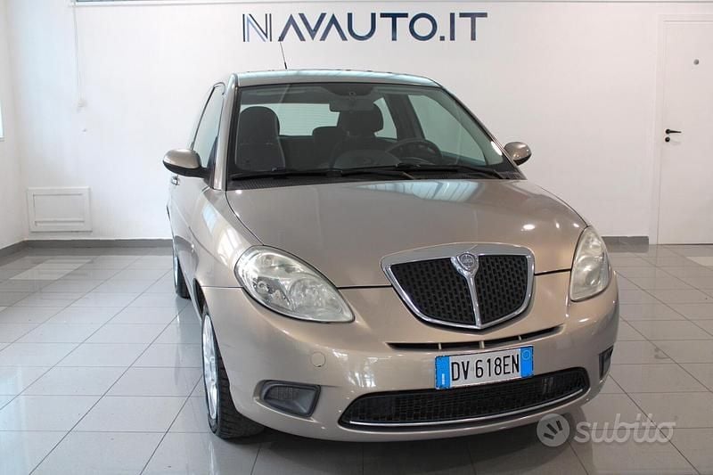 Usata Lancia Ypsilon 60 CV (44 kW) 2009 Marrone Utilitaria