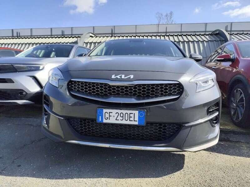 Usata Kia Ceed Style 99 CV (72 kW) 2022 Grigio scuro Utilitaria