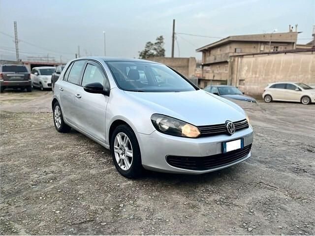 Usata VW Golf VI Highline 105 CV (77 kW) 2011 Argento Utilitaria