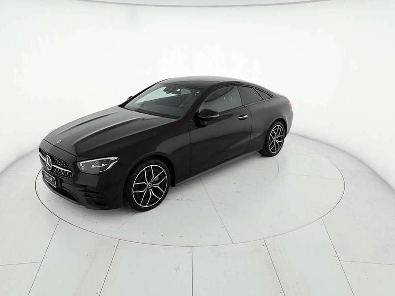 Usata Mercedes E300 Premium Plus 265 CV (194 kW) 2022 Nero Coupé