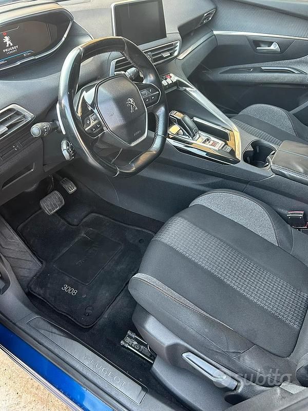 Blu Usata 2017 Peugeot 3008 Tre volumi | 13.900 € - Immagine 1/4
