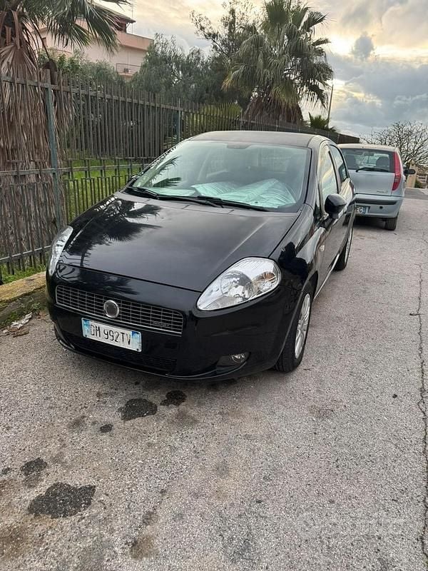 Usata Fiat Grande Punto 90 CV (66 kW) 2008 Nero Utilitaria